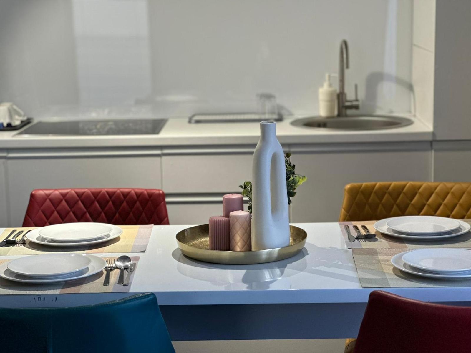 Luxury Glam Apartments & Studios Near Coresi Mall ブラショフ エクステリア 写真