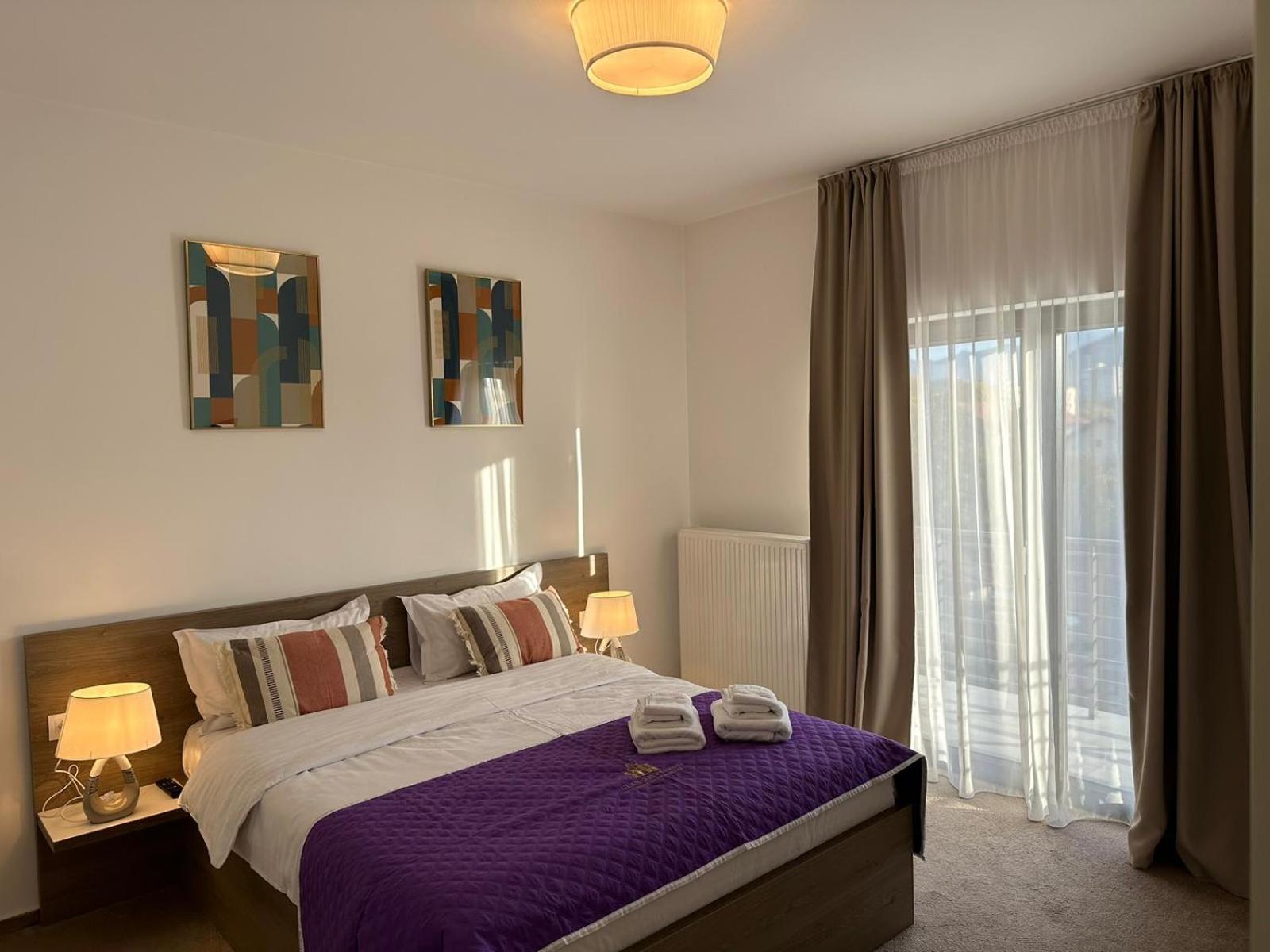 Luxury Glam Apartments & Studios Near Coresi Mall ブラショフ エクステリア 写真