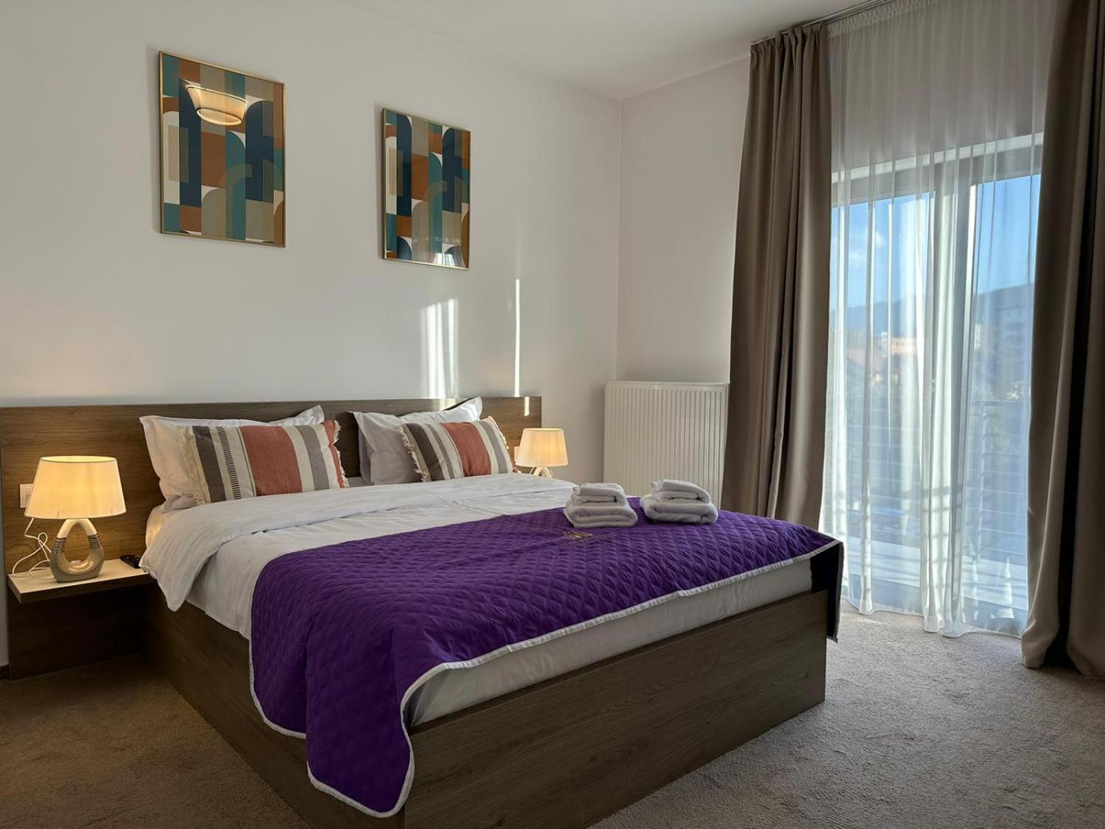Luxury Glam Apartments & Studios Near Coresi Mall ブラショフ エクステリア 写真