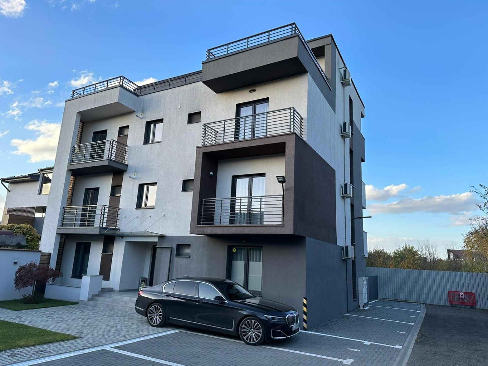 Luxury Glam Apartments & Studios Near Coresi Mall ブラショフ エクステリア 写真